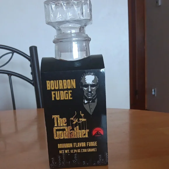 Whiskey Or Bourbon Fudge In Glass Decantor NWT - Picture 2 of 5